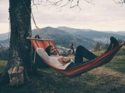 Darke Hull-Travel on a Budget